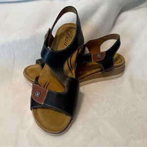 Biza Bryce NWOT Black & Brown Comfort Leather Wedge Walking Sandals Size 40